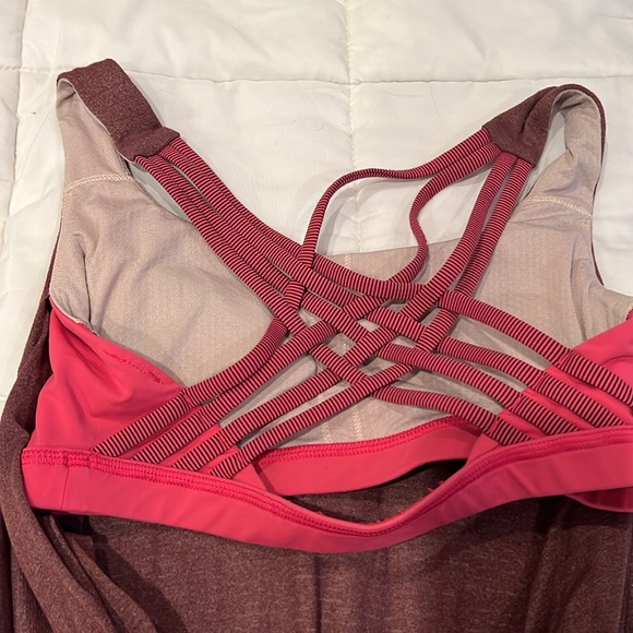 Lululemon tank size 6 excellent condition - Picture 5 of 6